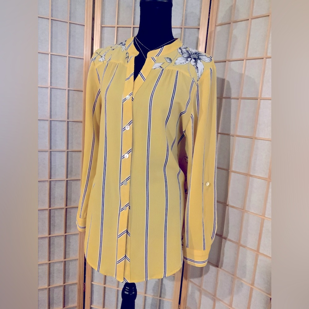 Fig & Flower - Yellow/wt/Blk 5 button long sleeve shirt. Sz M